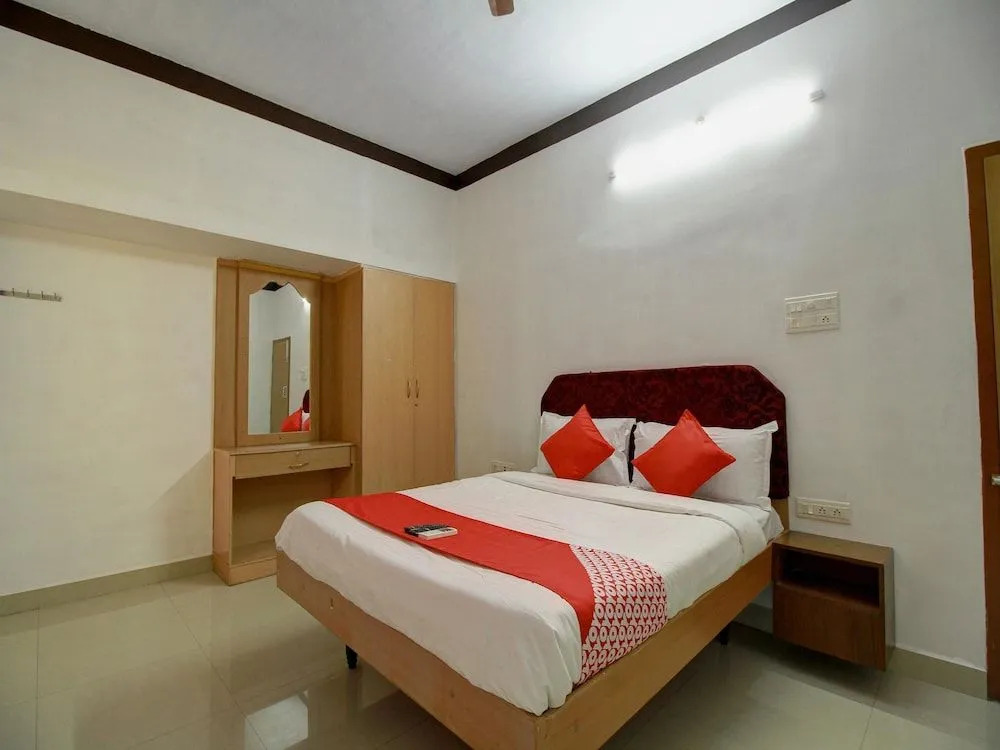 OYO 15257 Ananda Inn
