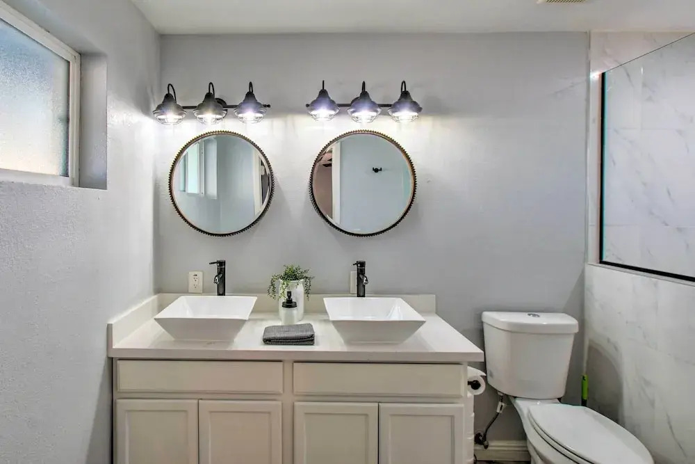 Charming Phoenix Home with Patio about 3 Miles to Dtwn