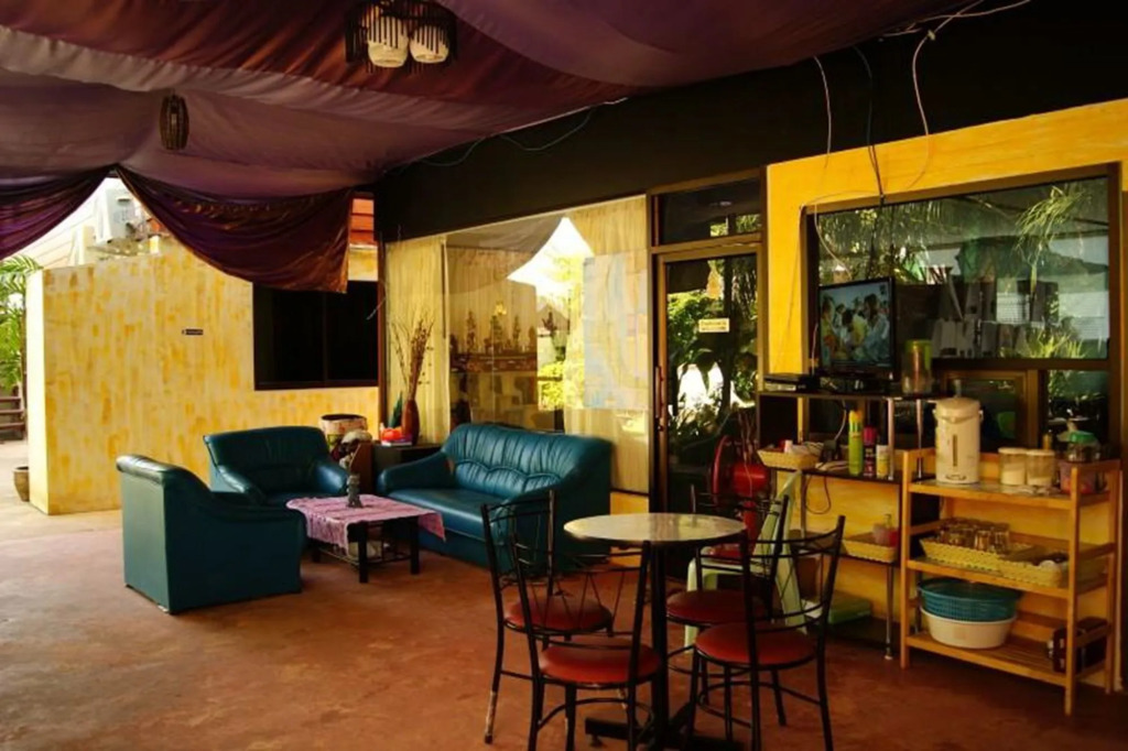 OYO 1163 Eden Hostel