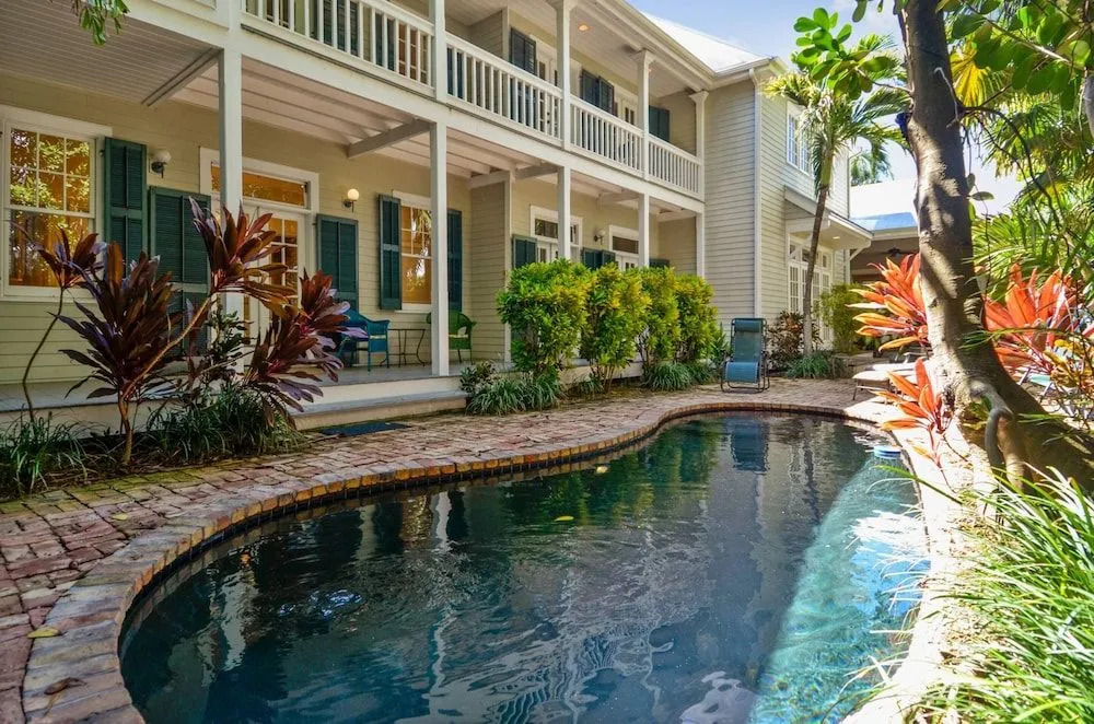 Easy Livin' by Avantstay Key West Home w/ Pool & BBQ Month Long Stays Only