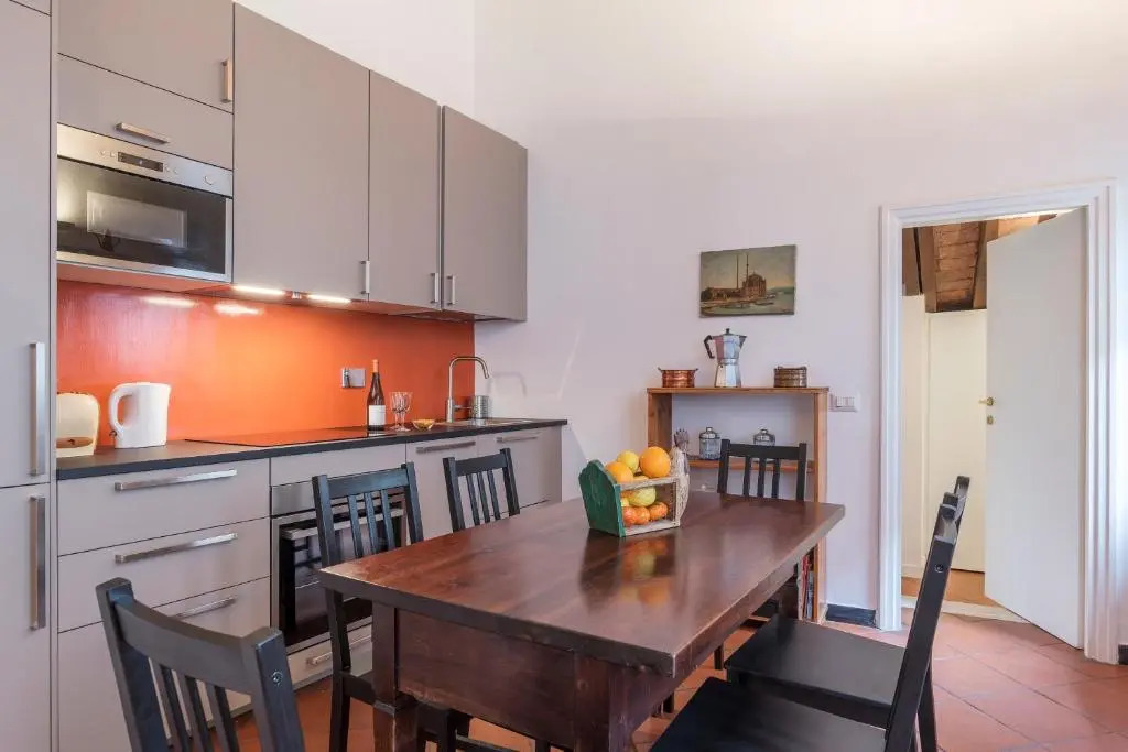 Three bedrooms in world-famous Via Giulia - Wifi, A/C, Washing machine