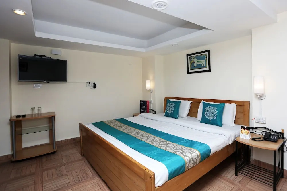 OYO Premium Near Mussoorie Public School