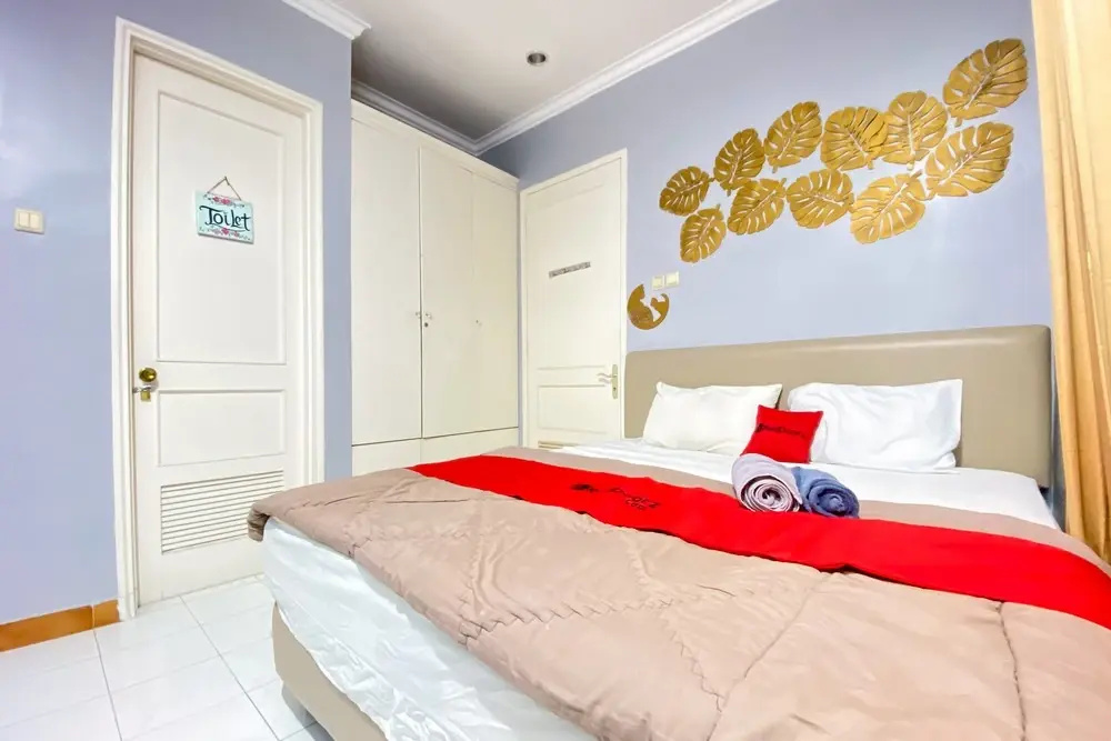 RedDoorz Near Taman Bunga Nusantara 2