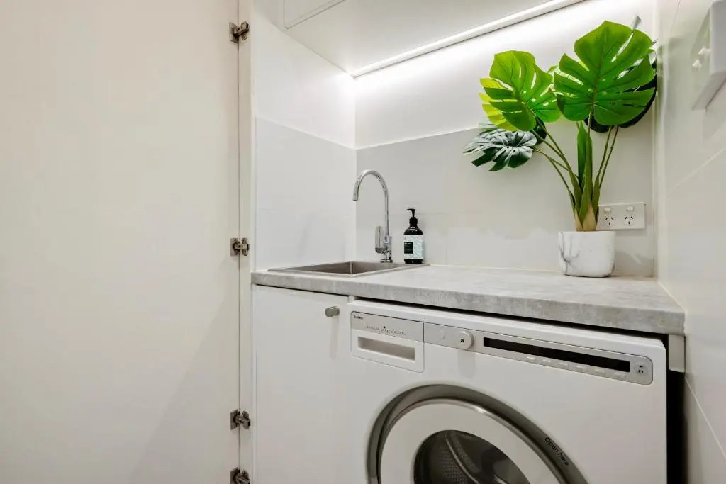 St Kilda Style - Stunning 3 Bedroom House