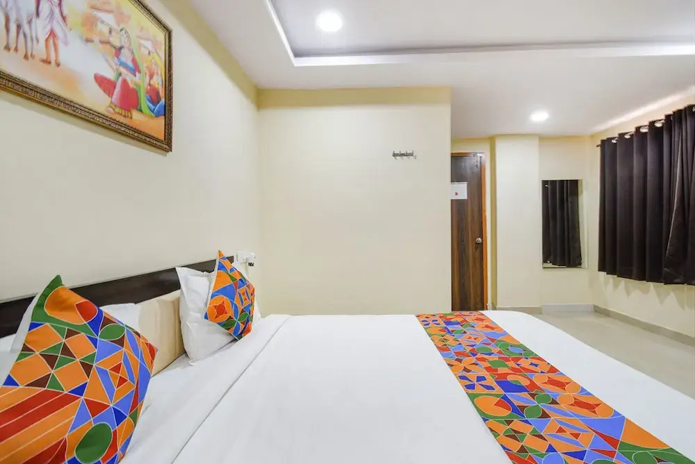 FabHotel Hitek N