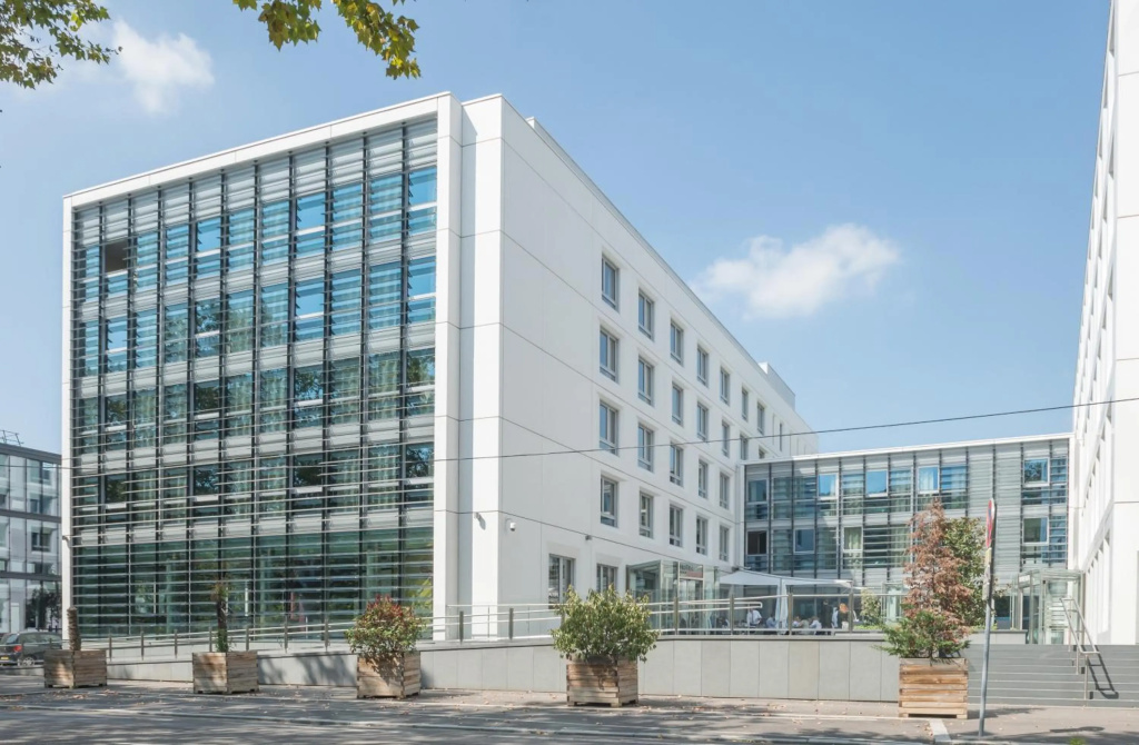 Отель Spark by Hilton Lyon Ouest