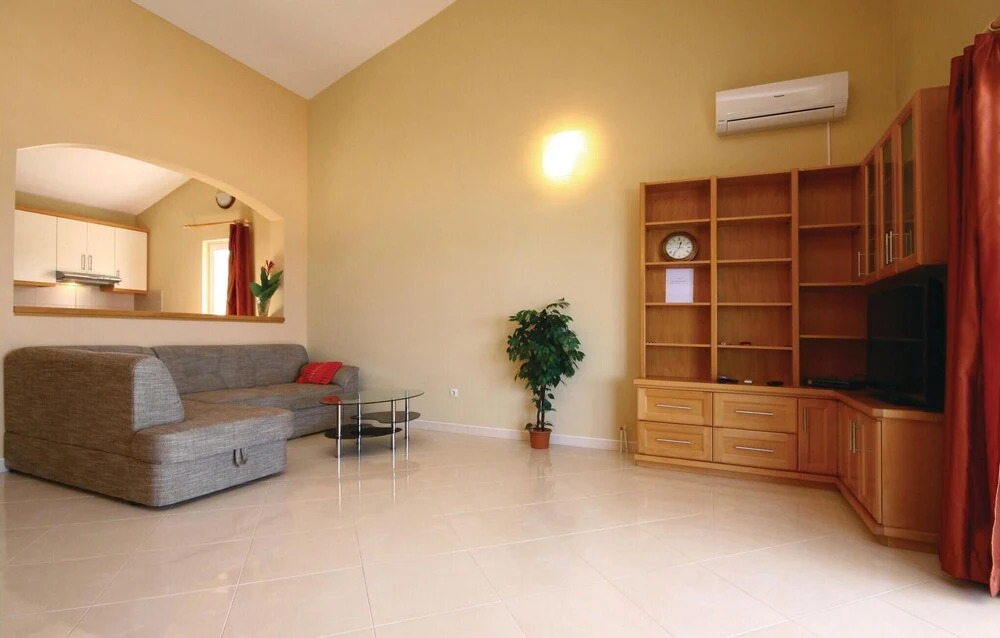 Amazing Home in Srima With Wifi and 2 Bedrooms
