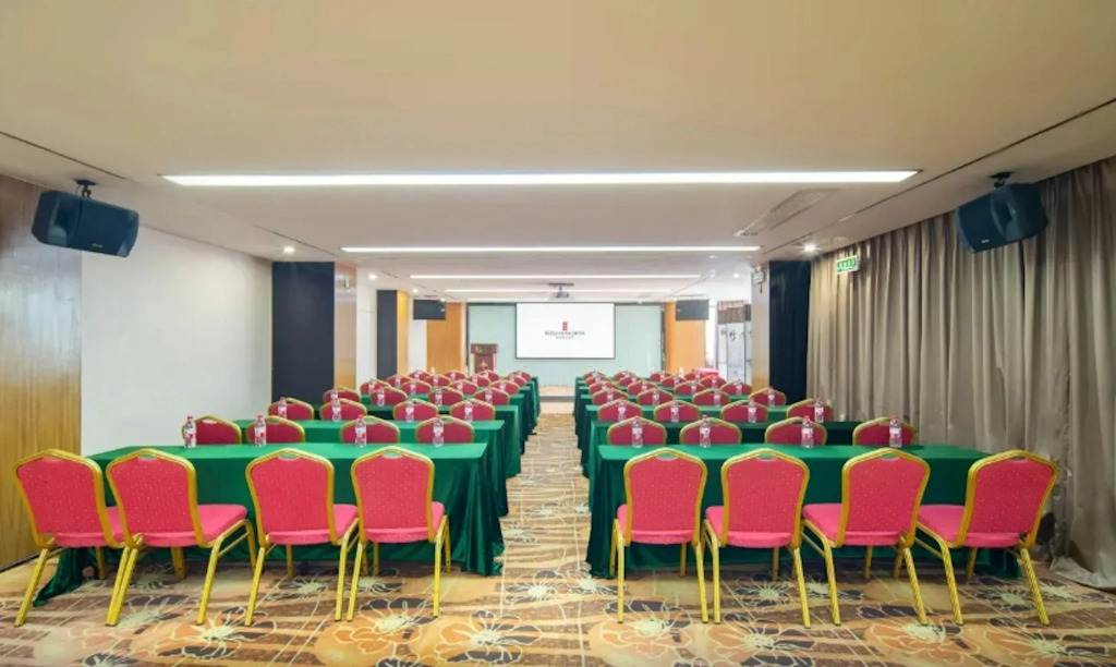 Rezen Dong Hotel (Shenzhen Huaqiangbei)