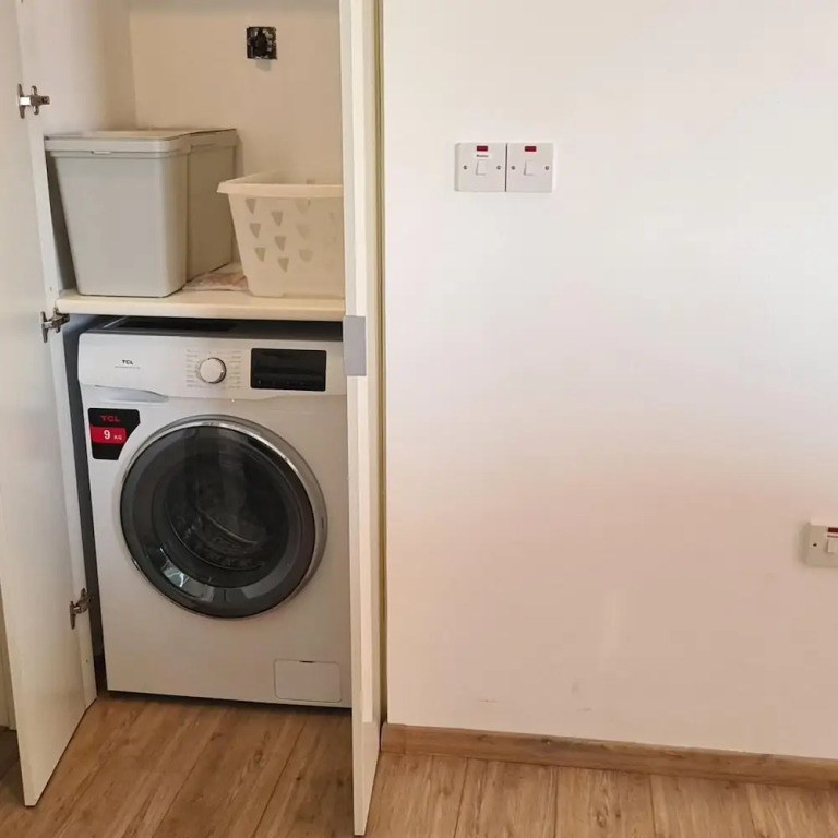 58 LIM - Stay Mystique Apartment