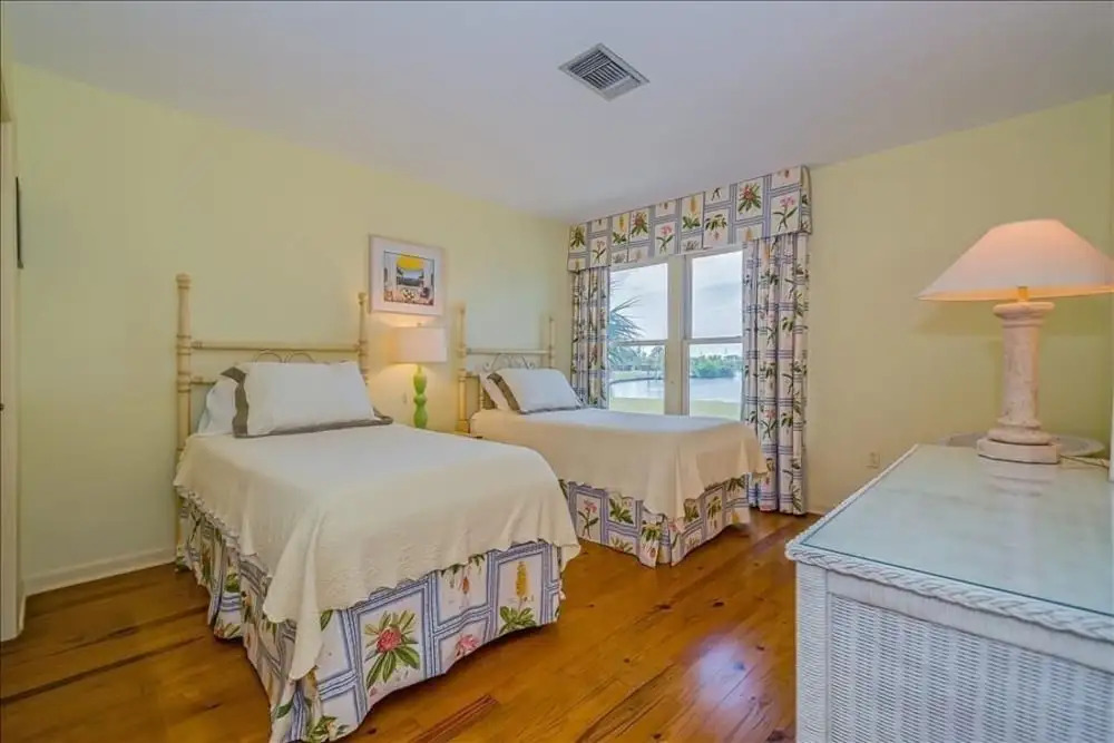 Homes 280 Harbor Drive 4 Bedrooms 4 Bathrooms Home