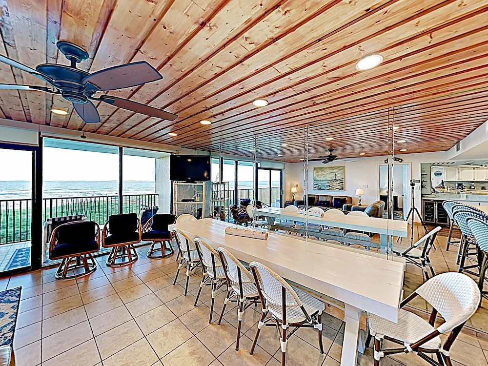 New Listing! Beachfront Bliss W/ Pools & Sauna 3 Bedroom Condo