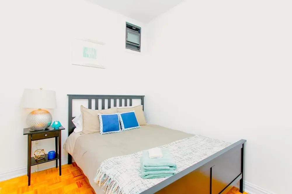 NY011 2 Bedroom Apartment By Senstay