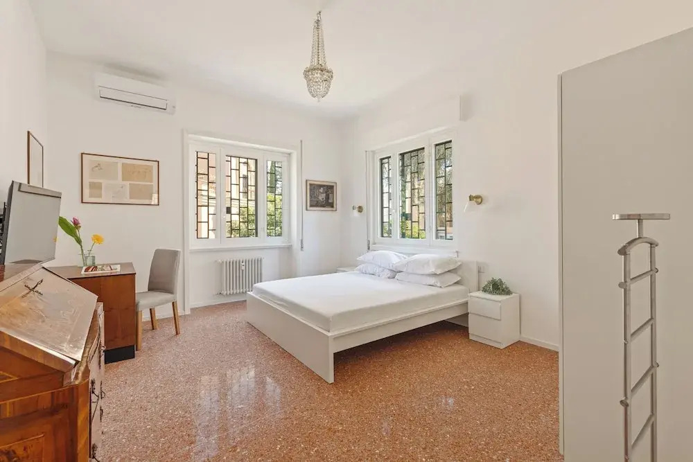 Bright And Spacious Family Apartment In Parioli