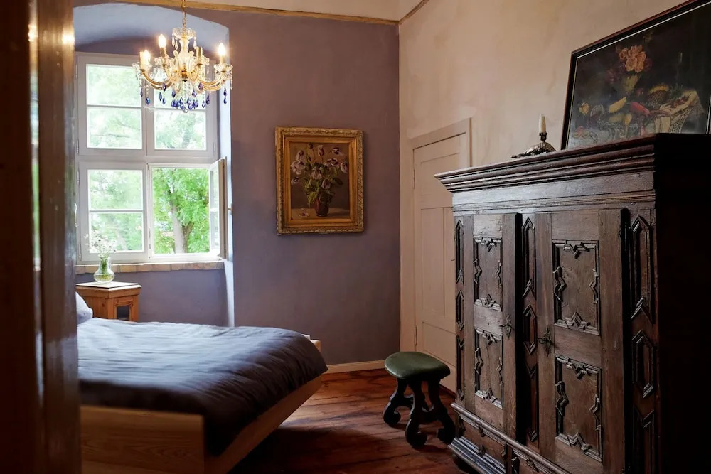 Event- Kultur & B&B Kunst Schloss Neuenhagen Übernachten im Denkmal