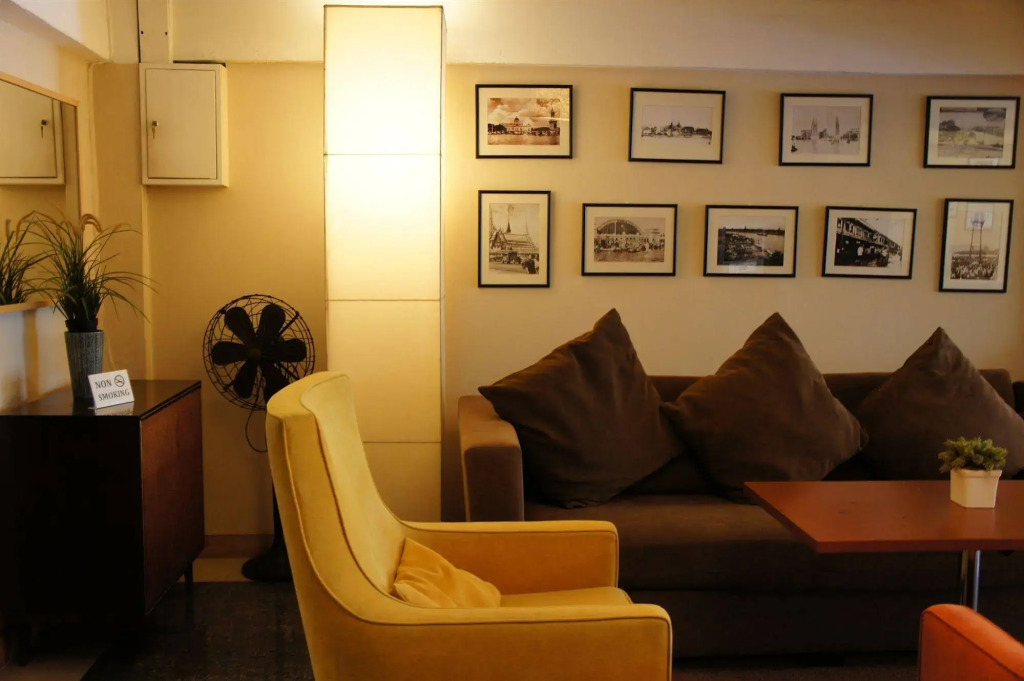 Ratchadamnoen Residence