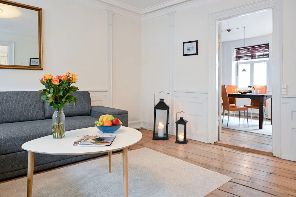 Hyggelig One-bedroom Apartment in the Original Building From 1750