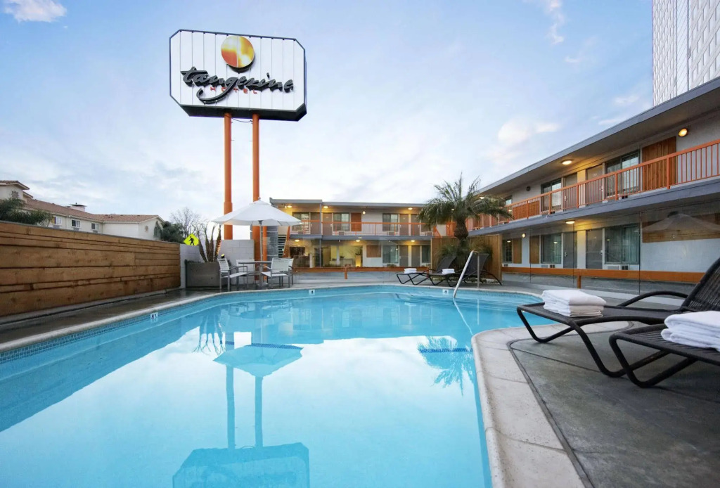 The Tangerine - a Burbank Hotel