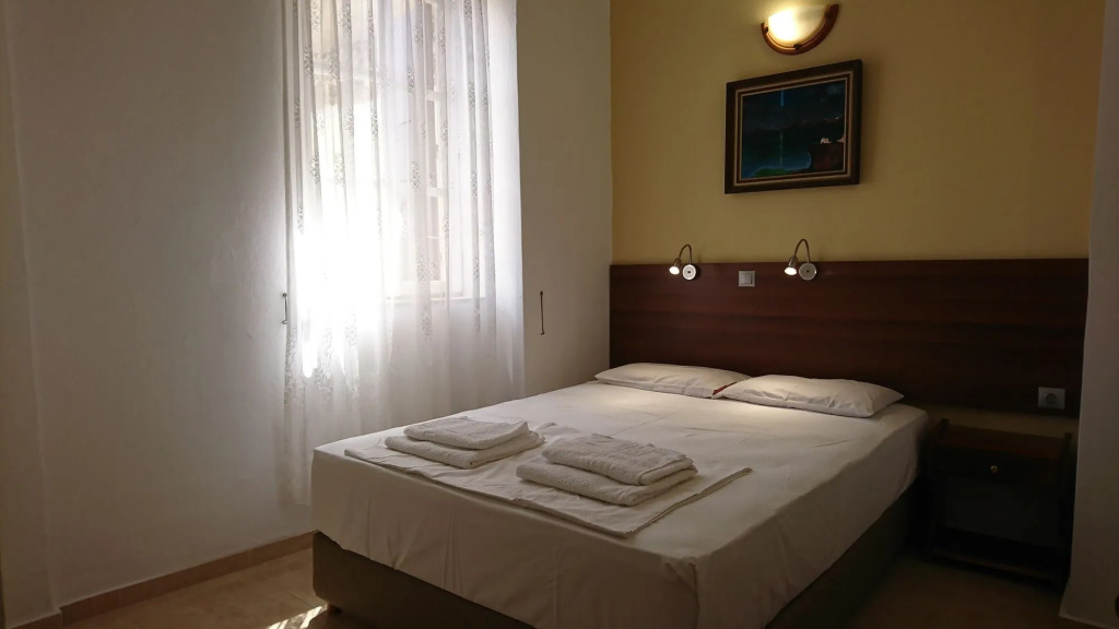 Eleni Rooms