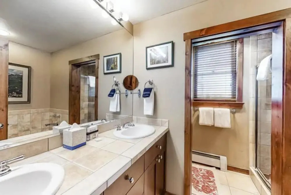 3 Bedroom Townhome in Downtown Breckenridge, off Main Street With Pool, and Hot Tubs