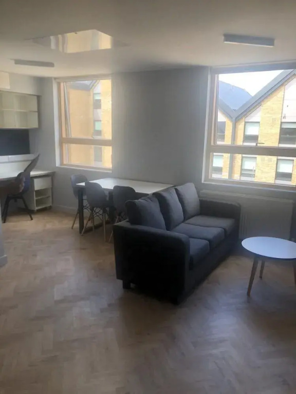 Magnificent Rooms Studios & Apartments