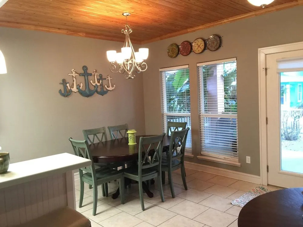 Follow the Sun Vw22 3 Bedrooms 2.5 Bathrooms Home
