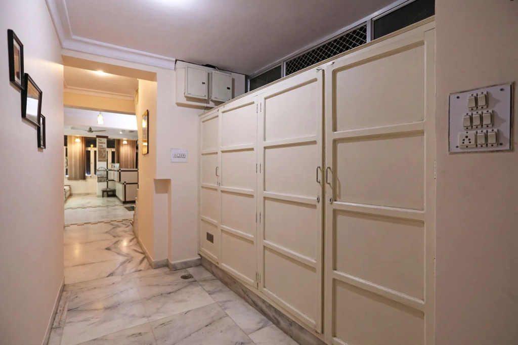 OYO 10326 Hotel The Indra INN