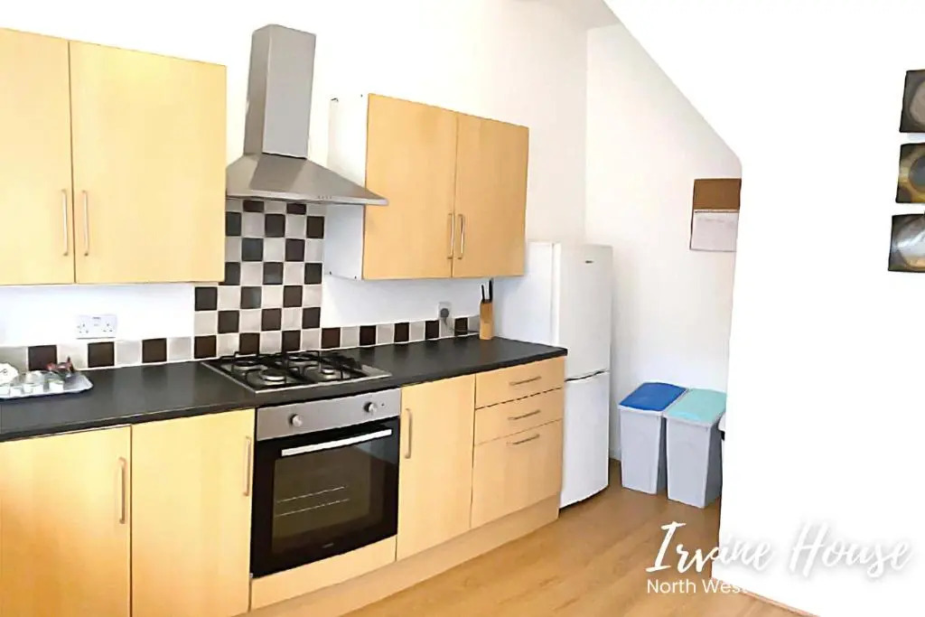 Leigh 2-Bedroom House Near Haydock & Wigan