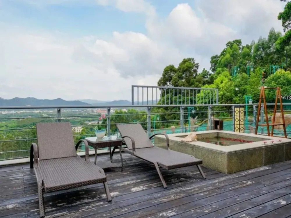 Southeast Huadu Hot Spring Hotel