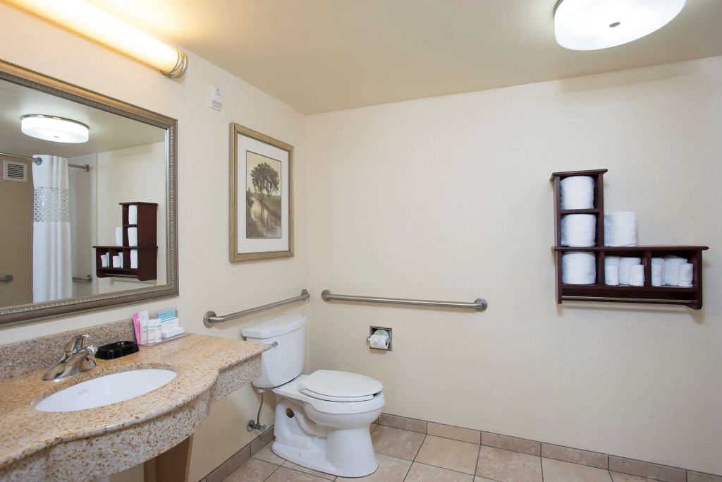 Hampton Inn & Suites Cincinnati-Union Centre