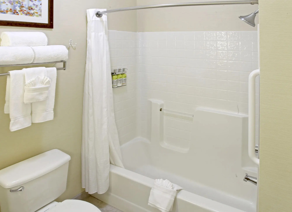 Holiday Inn Express & Suites - Sharon-Hermitage by IHG