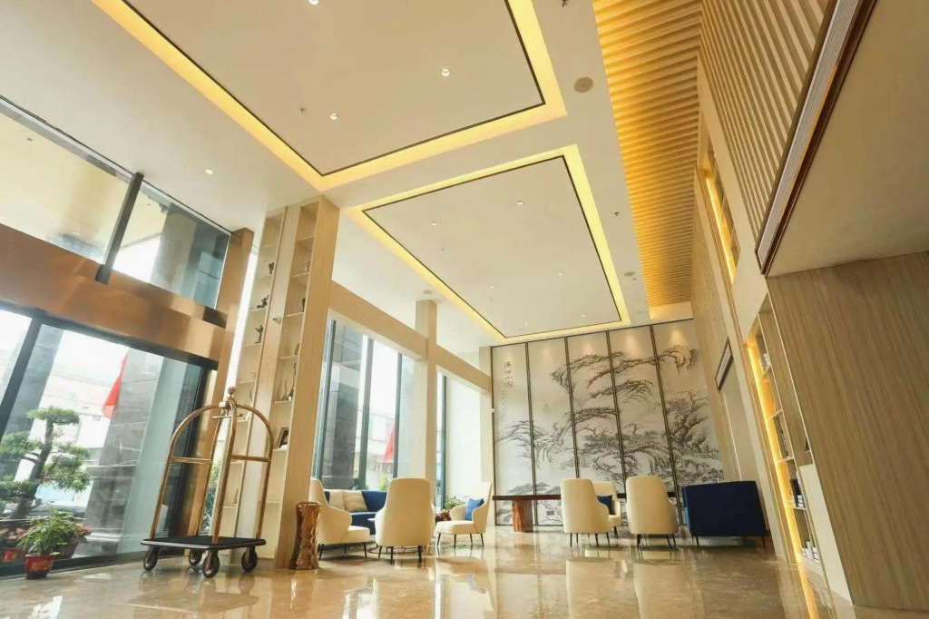 Zhuobei Baili Hotel (Jieyang High-speed Railway Station)