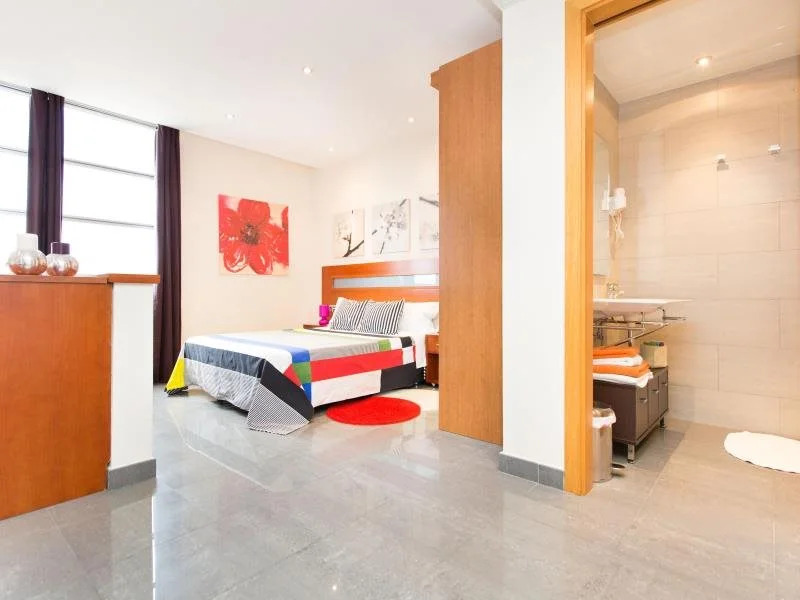AinB Universitat Apartments