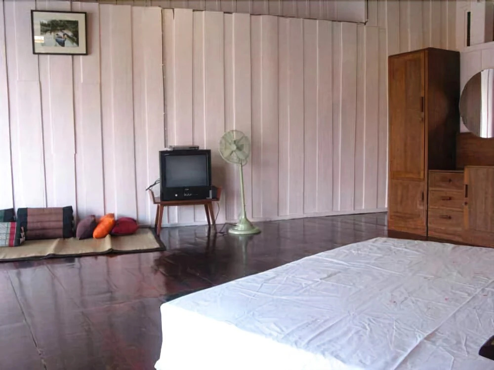 Ploen Amphawa Resort