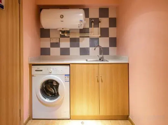 Home Plus Hotel (Chengdu Shuangliu International Airport)