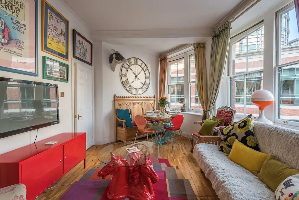Sensational St Paul's Home by the Cathedral