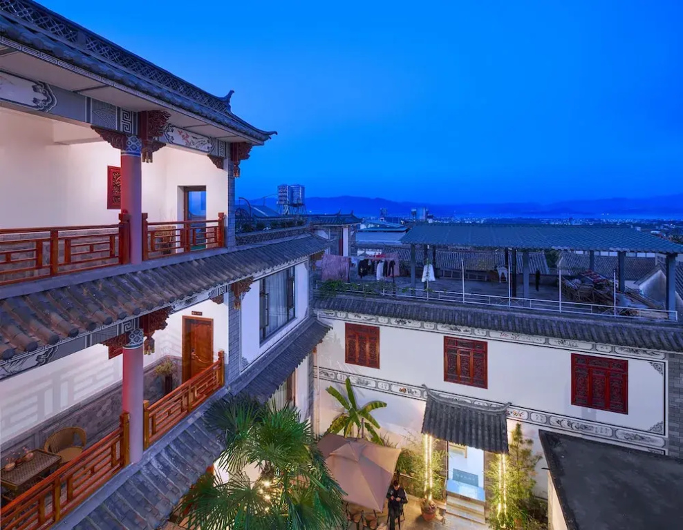 Floral Hotel Dali Yixin Yard
