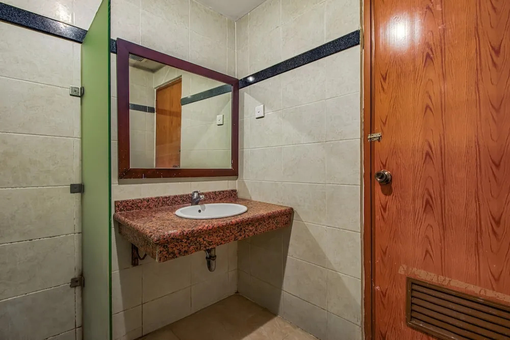 Airy Kuningan Karet Pedurenan 68 Jakarta