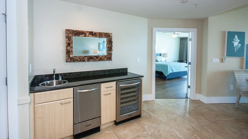 Two Bedroom With Majestic Bay Views - Unit Crc1201