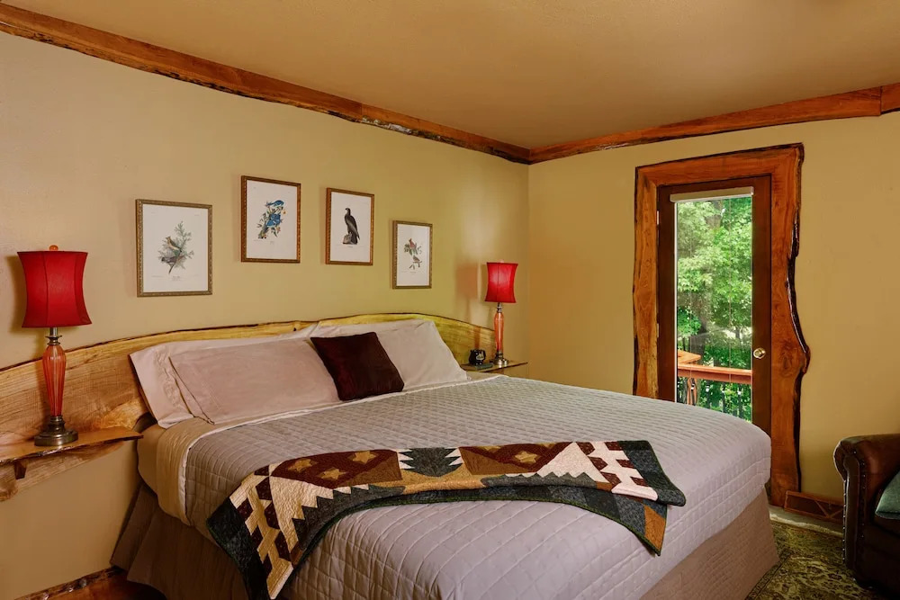 Hidden Serenity Bed and Breakfast