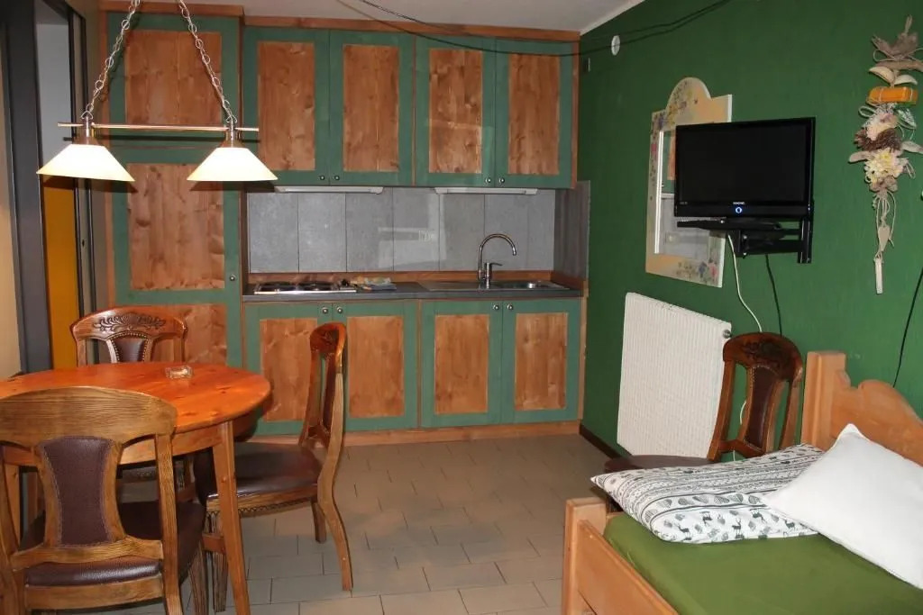 Jolly Residence