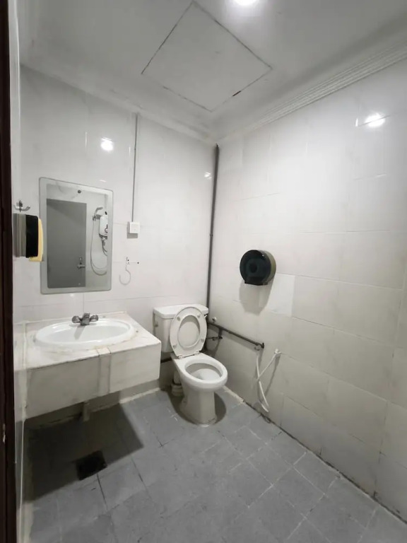 OYO 90895 Hotel Ikia