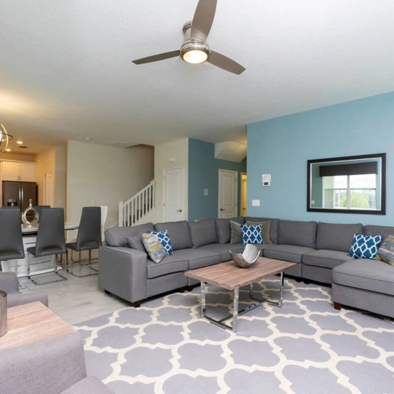 8912 Amazing 6BD Home