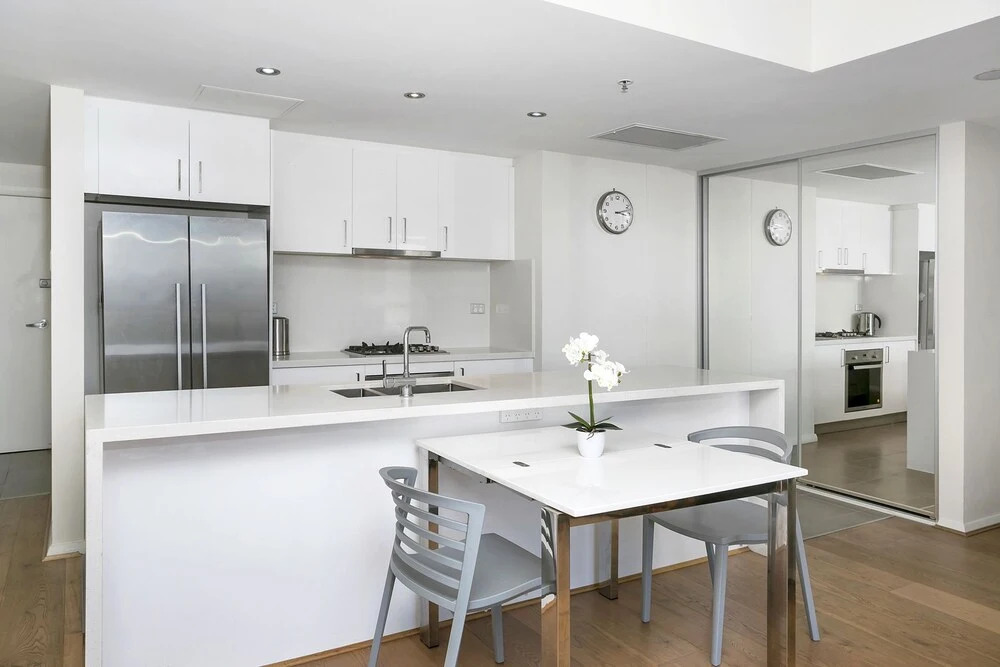 Bright Open Plan Spacious Two Bdr Apt - SL001