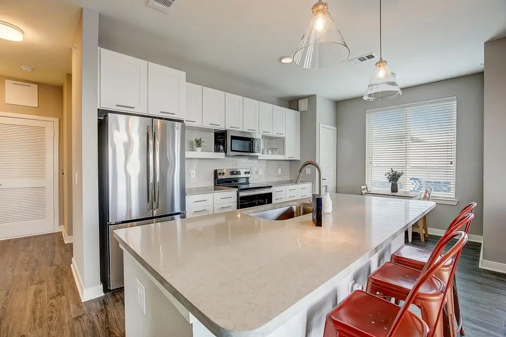 FRONTDESK Five Two At Highland Apts Downtown Austin