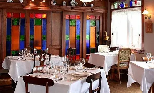 Auberge Les Jardins Inn-Motel Le Brayon & Chalets