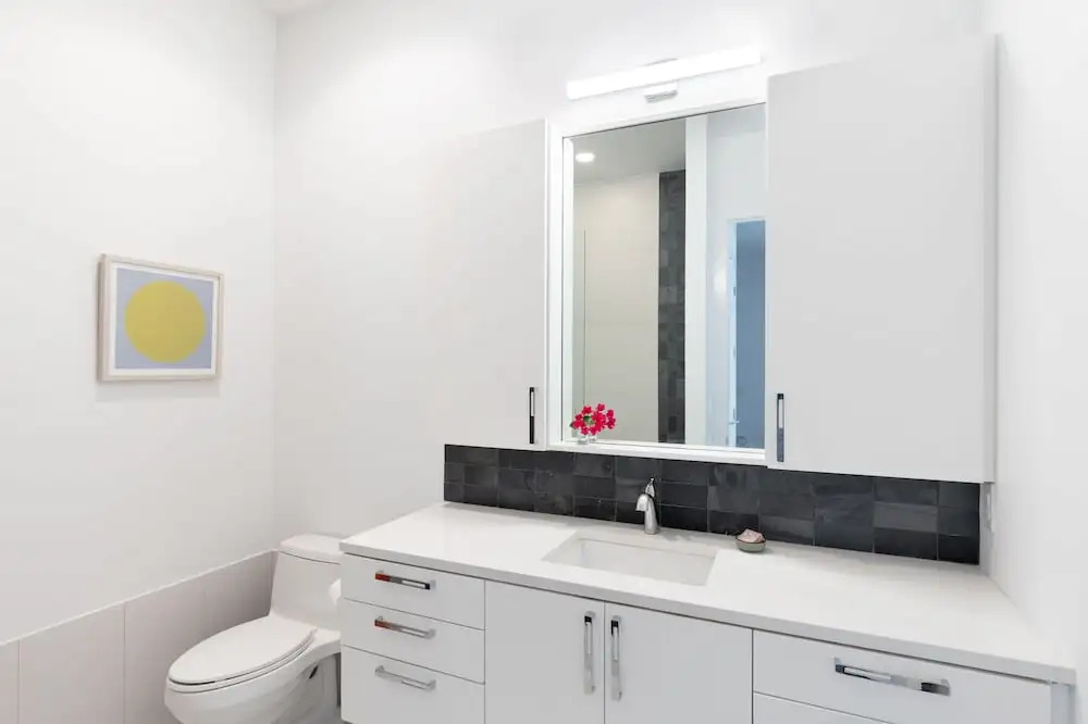 Historic District Charmer - 3 Br Townhouse