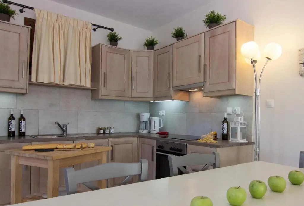Mani Apartments