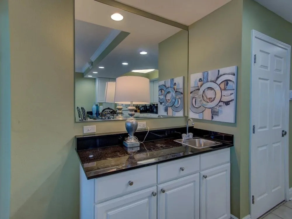 Beachfront condo in the heart of Gulf Shores
