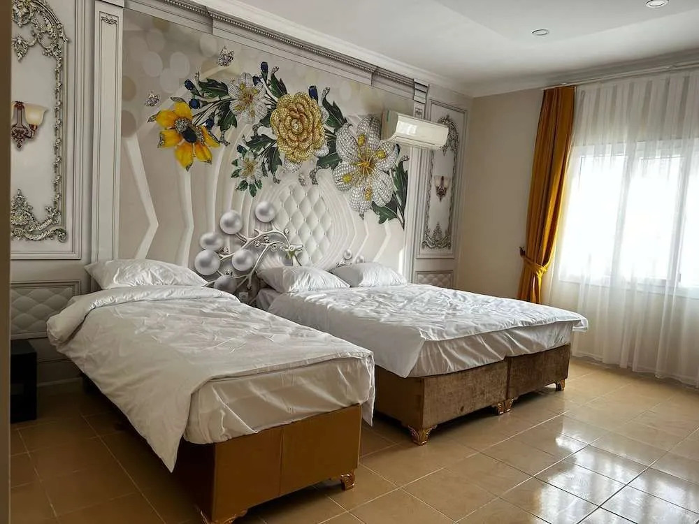 Nus Grand Hotel