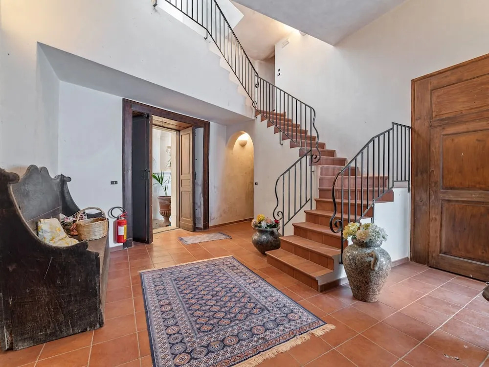 Vintage Holiday Home in Caselle in Pittari Near the Forest